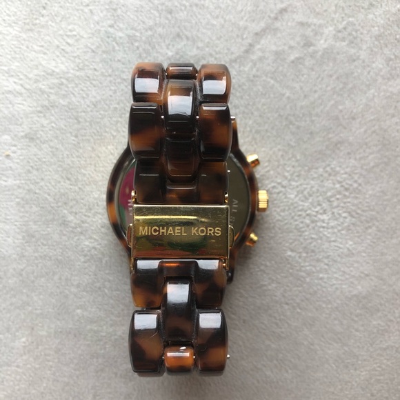 Michael Kors Tortoise Watch - Picture 4 of 5